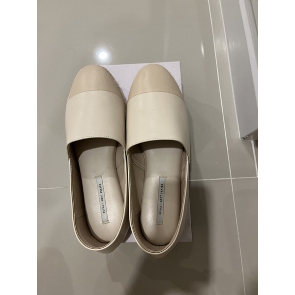 รองเท้า SEIRA สีเบท ไซด์ 39 รุ่น jessie flats#รองเท้าผู้หญิง#รองเท้ามือสอง#รองเท้าผ้าใบ