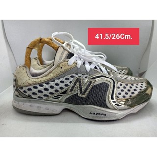 New balance Size 41.5 ยาว 26  รองเท้ามือสอง ผ้าใบ แฟชั่น ทำงาน ลำลอง เที่ยว