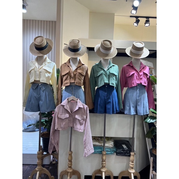 DECEMBER เสื้อครอป แขนยาว คอปก กระเป๋าหน้า