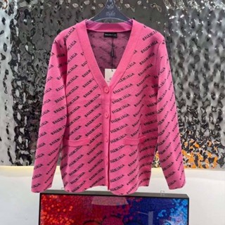 BALENCIAGA WOMENS MINI ALLOVER LOGO CARDIGAN PINK AND BLACK COTTON KNIT เสื้อคลุมกันหนาวแขนยาว คาร์ดิแกน บาลองเซียก้า