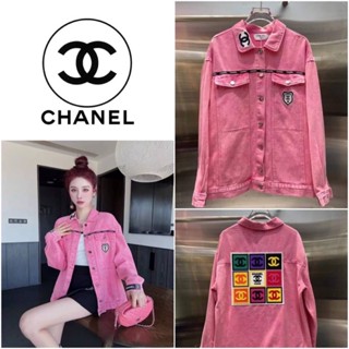 เสื้อแจ็คเก็ตแขนยาว CHANEL CC LOGO BLOCK DENIM JACKET IN PINK