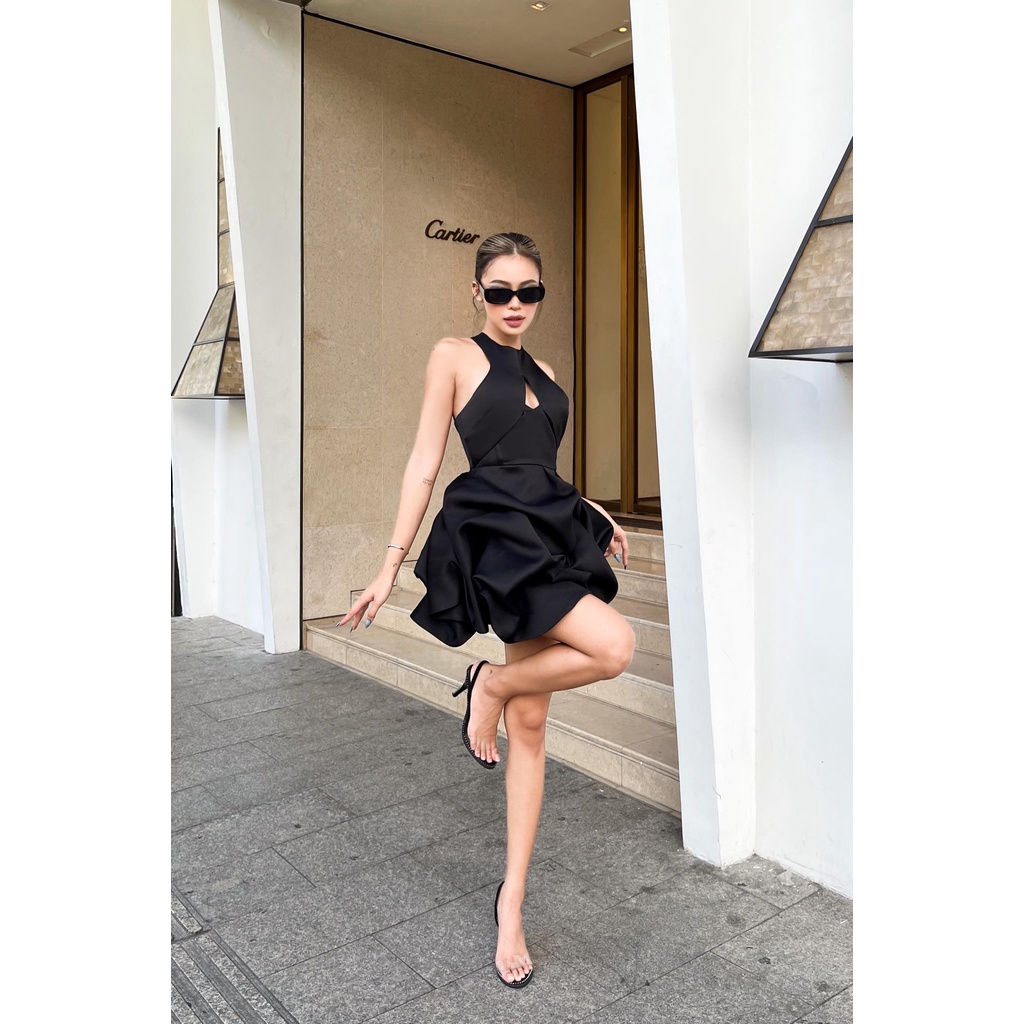 ปาร์ตี้ บอดี้คอน เดรสคอปกบานและเอวระบาย-2สี ขาว ดํา - ผ้าแอฟริกา + ซับในยางยืด - รหัส ETA09