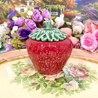 Bordallo Pinheiro Strawberry Tureen โถมีฝาปิด โถ