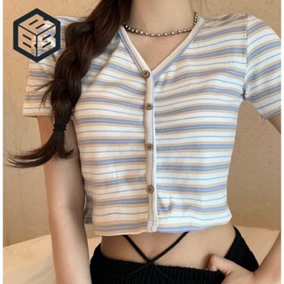Bacon - เสื้อครอป แขนสั้น คอวี ลายทาง ผ้ายืด สินค้าพร้อมส่งในไทย [86]