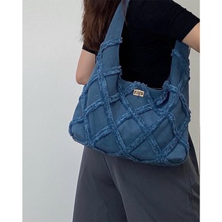 Denim bag กระเป๋าสะพายข้างผ้ายีนส์ ใช้ได้หลายโอกาสเลยน้า