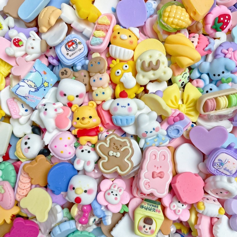 🧸🧺🍒 Jibbitz ตัวติดรองเท้าแบบสุ่ม สุ่มความคิ้ว 🤏🏻 (1ชิ้น)