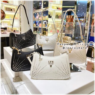 LYN กระเป๋าสะพายข้าง LYN รุ่น Tricia Crystal Shoulder Bag : LL22WBF273 แท้จากชอป พร้อมอุปกรณ์