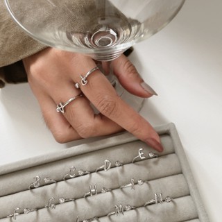 Hadesories Silver Alphabet Ring แหวนตัวอักษรสีเงิน