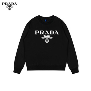 Prada [คุณภาพสูง] ใหม่ เสื้อกันหนาว คอกลม มีฮู้ด โมโนแกรม คลาสสิก ฤดูใบไม้ร่วง ฤดูหนาว สําหรับผู้ชาย และผู้หญิง 2022