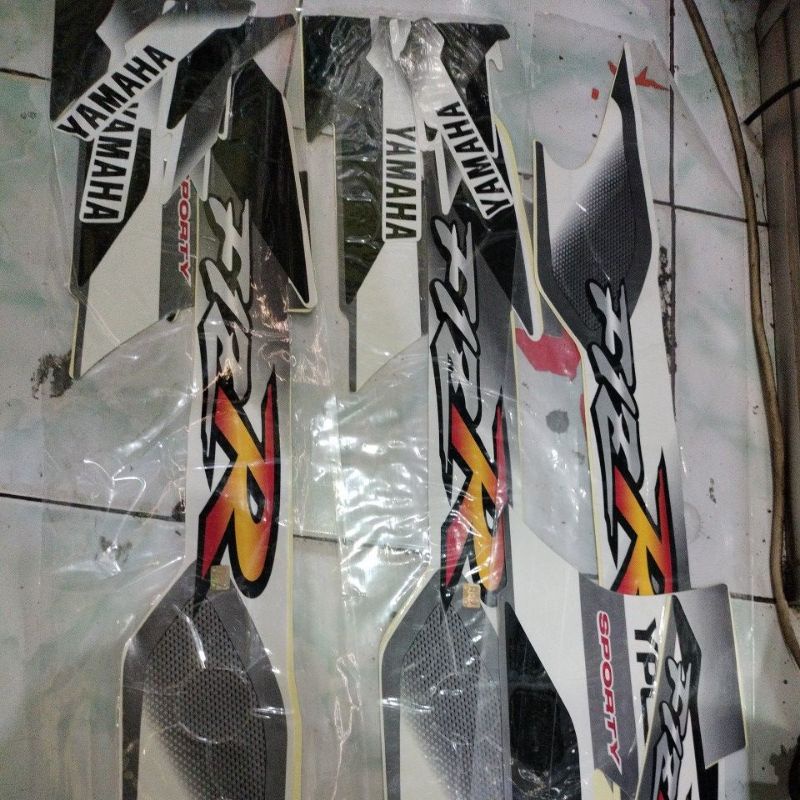 สติกเกอร์แถบ Fizz r*