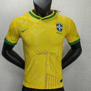 เสื้อกีฬาแขนสั้น ลายทีมชาติฟุตบอล Brazil สีเหลือง 1:1 2022