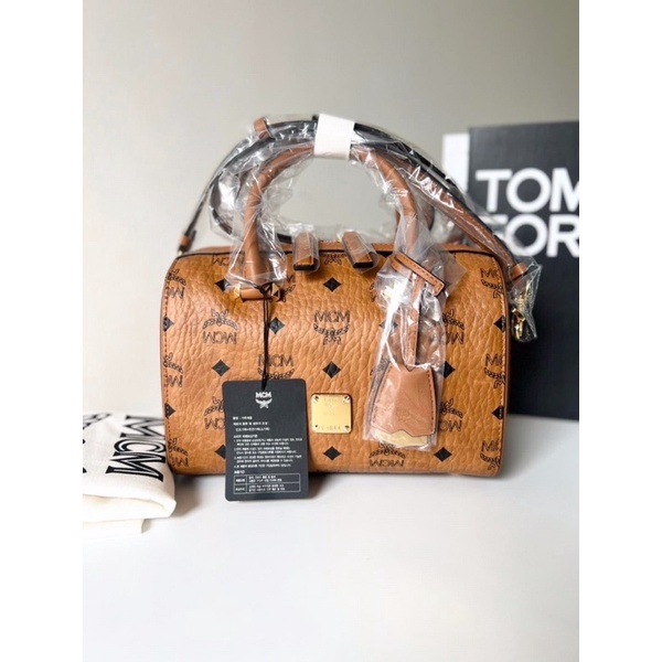 🤍พร้อมส่ง 🤍New🤍MCM Essential Boston สายหนังปรับสั้น/ยาว ถอดได้ Size 9” (L) x 6” (H) x 3”(W) อปก.ถุงผ