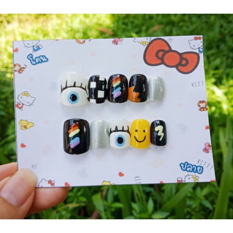 เล็บปลอมงานเพ้นท์ ลายเก๋สุดๆ