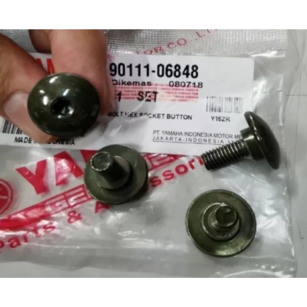 (4BIJI) Y15ZR REAR FENDER SCREW SET YAMAHA EKOR BOLT MUDGUARD