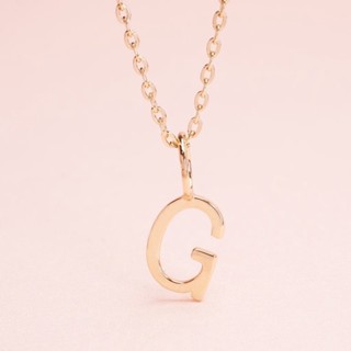 Grace Fine Jewelry จี้ทองแท้ 9k G Alphabet (จี้อย่างเดียว)