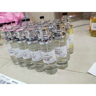 น้ำหอมสูตรเข้มข้น กลิ่นแคร์บลู ปริมาณ 35 ml จำนวน 1 ขวด สูตรเข้มข้นหอมติดทนนาน 12 ชั่วโมง