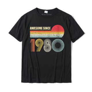 [COD]เสื้อยืดคอกลม ผ้าฝ้าย พิมพ์ลาย Awesome Since 1980 40th Birthday 40 Years สําหรับผู้ชาย และผู้หญิงS-5XL