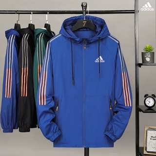 Adidas เสื้อแจ็กเก็ตกีฬาลําลอง มีฮู้ด กันลม อเนกประสงค์ สไตล์คลาสสิก สําหรับผู้ชาย และผู้หญิง