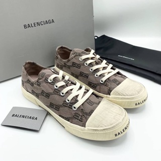 BALENCIAGA PARIS BB MONOGRAM DISTRESS LOGO-JACQUARD CANVAS LOW-TOP SNEAKER NEUTRALS รองเท้าผ้าใบข้อสั้น บาลองเซียก้าบีบี