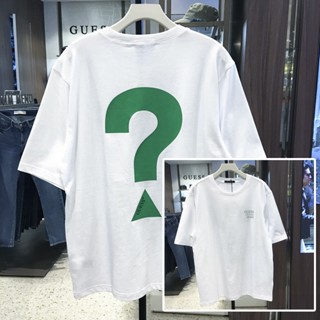 Guess ใหม่ เสื้อยืด แขนสั้น ทรงสามเหลี่ยม ครึ่งแขน แฟชั่นฤดูใบไม้ผลิ ฤดูร้อน สําหรับผู้ชาย และผู้หญิง NM2K0372