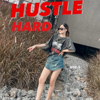 Newww.S | เสื้อยืดผ้าฟอก กระโปรงยีนส์ HUSTEL HARD