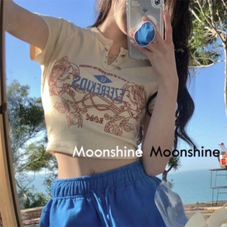 Moon  เสื้อครอป คอวี ลายกราฟฟิค ย้อนยุค y2k 2022 NEW Beautiful Korean Style Chic พิเศษ MO22002 36Z230909