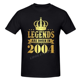 เสื้อยืดสีขาว Legends เกิดปี 2004 18 ปี ของขวัญวันเกิดครบรอบ 18 ปี เสื้อยืดแขนสั้น Harajuku เสื้อยืดแขนสั้น กราฟิก เสื้อ