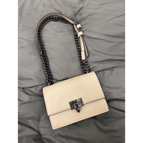 ส่งต่อกระเป๋า polarball สีครีม ขอคนรับได้