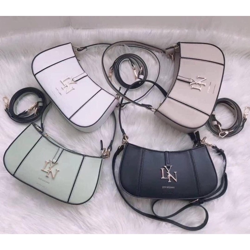 พร้อมส่ง 💓 กระเป๋าสะพายข้าง LYN ทรง hobo รุ่นใหม่  ทรงสวยคล้องไหล่สะพายข้าง งานตามหา กระเป๋าlyn ทรงพอช  สุดฮิต ✨รหัส LH