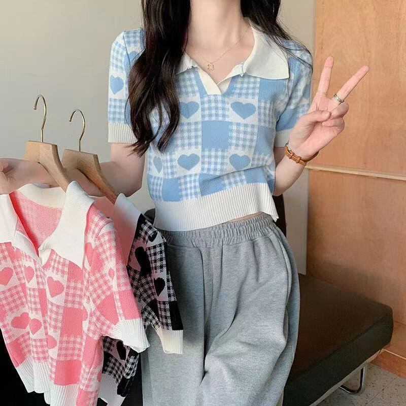 พร้อมส่ง *เสื้อครอปไหมพรม คอปก ดีเทลลายหัวใจน่ารักมาก45611*