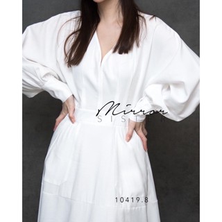 Vincenza Midi Dress•• เดรสคอวีแขนยาว ดีเทลตีเกร็ดจับจีบตรงช่วงอก ตัดต่อขอบเอว แขนพองน่ารัก มีกระเป๋าpockets 2ข้างซ้าย