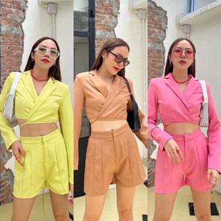 Crop twist blazer set🍋🍩🧁💖(490฿ฟรีส่ง) ถามเข้ามากันหนักมากกับชุดเซตเบเซอร์สไตล์สาวชิค จัดมาให้แล้วค่าา สายพันเอว