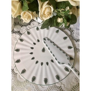 Lenox Cake Plate จานวางเค้กปอนด์ลายต้น Christmas 🎄 สวยมากค่ะเนื้อดีเเม่ค้าคิดว่าเป็นเนื้อ Bone นะคะ