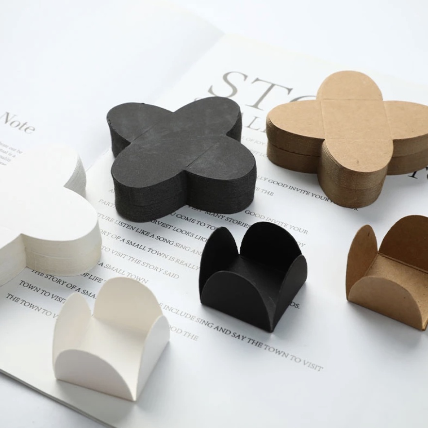 ถ้วย ถาดรองช็อคโกแลต กระดาษคราฟท์ 3 สี แพค 20 ชิ้น Mini Chocolate, Candy Tray ถาดกระดาษแบ่งช่องวางช็อคโกแลต