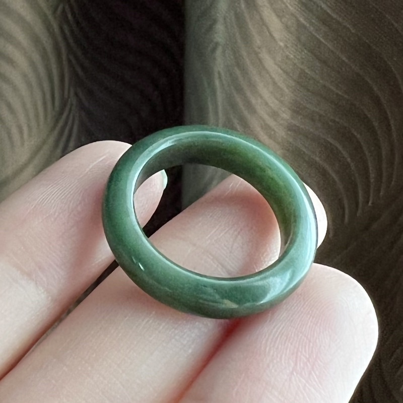 แหวนหยกพม่าเขียวจักรพรรดิ แท้ 100% (รับประกันหยกพม่าแท้)