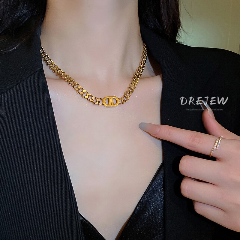 DREJEW สร้อยคอโซ่เหล็กไทเทเนียม จี้ตัวอักษร ระดับไฮเอนด์ หรูหรา แฟชั่นสไตล์ฝรั่งเศส