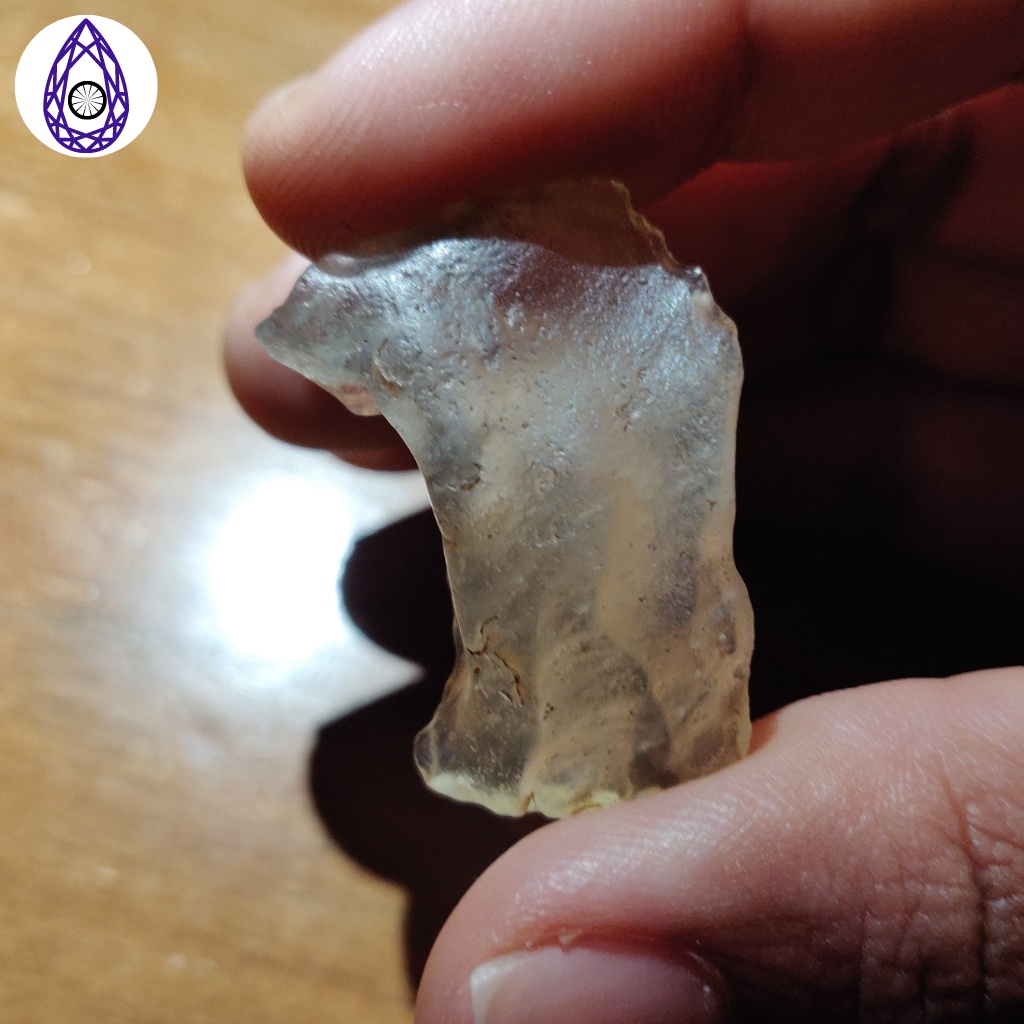 Golden Libyan Tektite/ LDG/ Libyan Desert Glass มาจากอียิปต์โดยตรง - 7 ถึง 8 กรัม - 💯 ธรรมชาติ