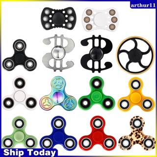 Arthur Hand Spinner Fidget ใช้มือหมุน ของเล่นสําหรับเด็ก/ผู้ใหญ่ (สุ่มสี)