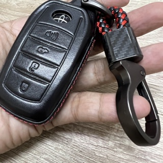 เคสหนังรีโมทรถ Toyota Fortuner Leader แบบ 4 ปุ่ม Fortuner GR Sport, Legender  2022 งานหนังด้ายแดง (Leather Key Case Key)