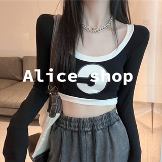 Alice  เสื้อครอปแฟชัน เสื้อครอปแขนสั้นเสื้อยืดแขนยาว จดหมายรัดรูป  พิเศษ fashion ins รุ่นใหม่ FS22101102 36Z230909