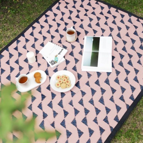 PDM เสื่อพับอเนกประสงค์ NikNik ลาย Stride (Indigo-Pink) Size M 120x180 cm.