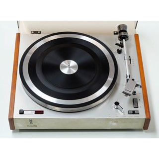 เครื่องเล่นแผ่นเสียง Philips 202