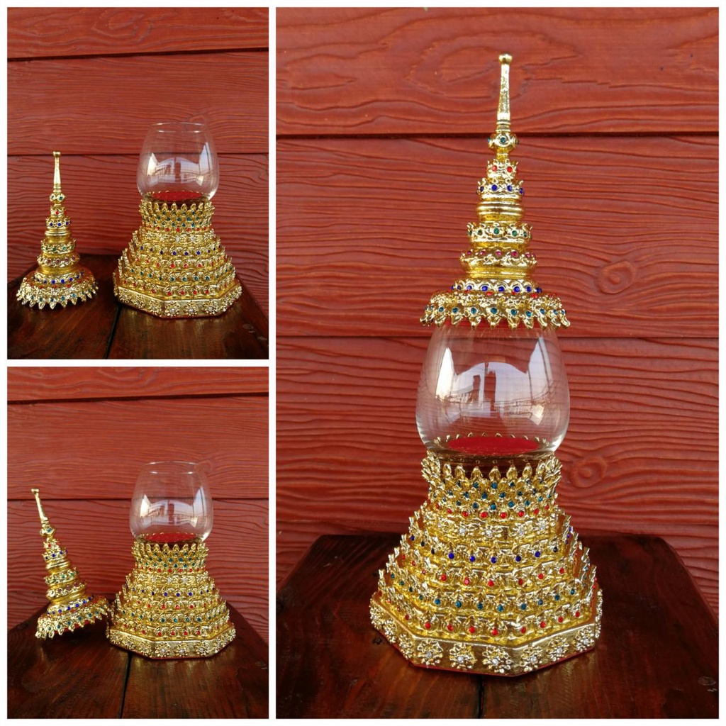 เจดีย์ ใส่พระธาตุ ทรงเหลี่ยม ปลายบัวแต่ง(ฺL/LBT) ฐาน11เซน สูง28เซน งานปิดทองแก้วบรั่นดี 12 ออนซ์