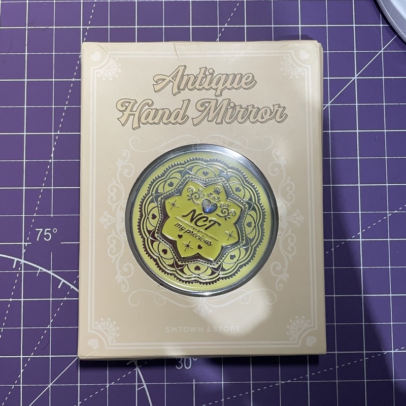 TAYONG ANTIQUE HAND MIRROR