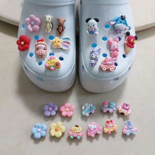 เรซิ่น ตัวการ์ตูน jibbitz  ติดกับรองเท้าทรง crocs ที่มีรูได้