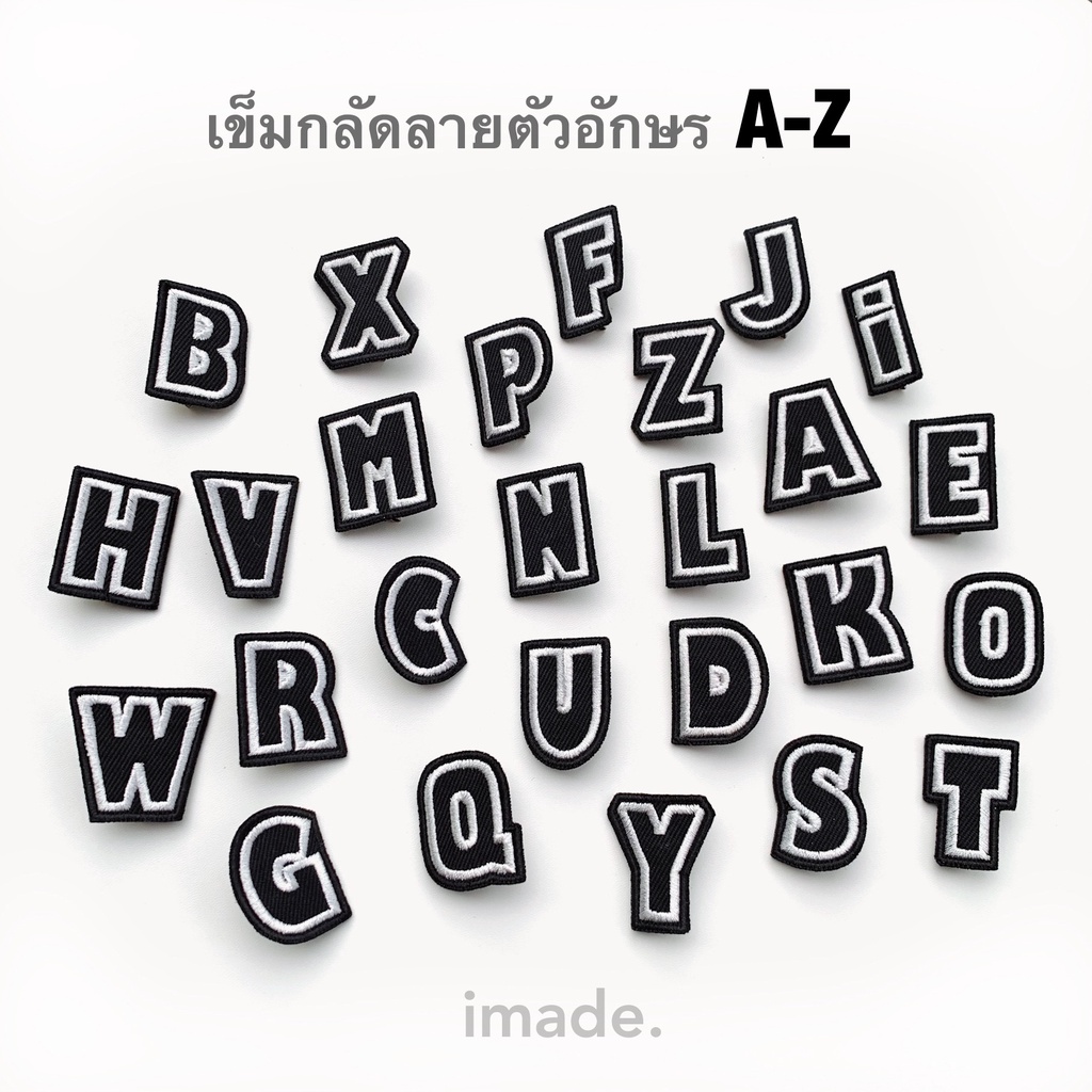 เข็มกลัด ลายตัวอักษร A-Z งานปักผ้ายีนส์ โทนสีขาว-ดำ ขนาด 3.5 cm สำหรับตกแต่ง