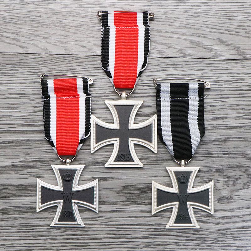 เข็มกลัดลอกเลียนแบบ Second-Class Cross จากเยอรมัน Prussian สำหรับทหาร