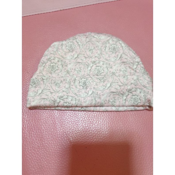 Young Versace หมวกเด็กอ่อน 0-3m ส่งต่อสภาพดีมาก