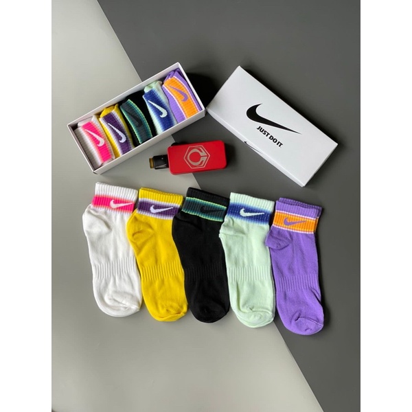 ถุงเท้า NIKE ดั้งเดิม / NIKE SOCK