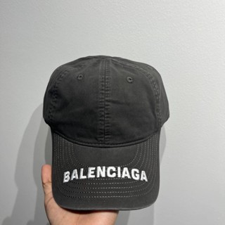 BALENCIAGA LOGO EMBROIDERED COTTON TWILL BASEBALL CAP หมวกแก๊ป ทรงเบสบอล แบรนด์บาลองเซียก้า ปักตัวหนังสือโลโก้แบรนด์